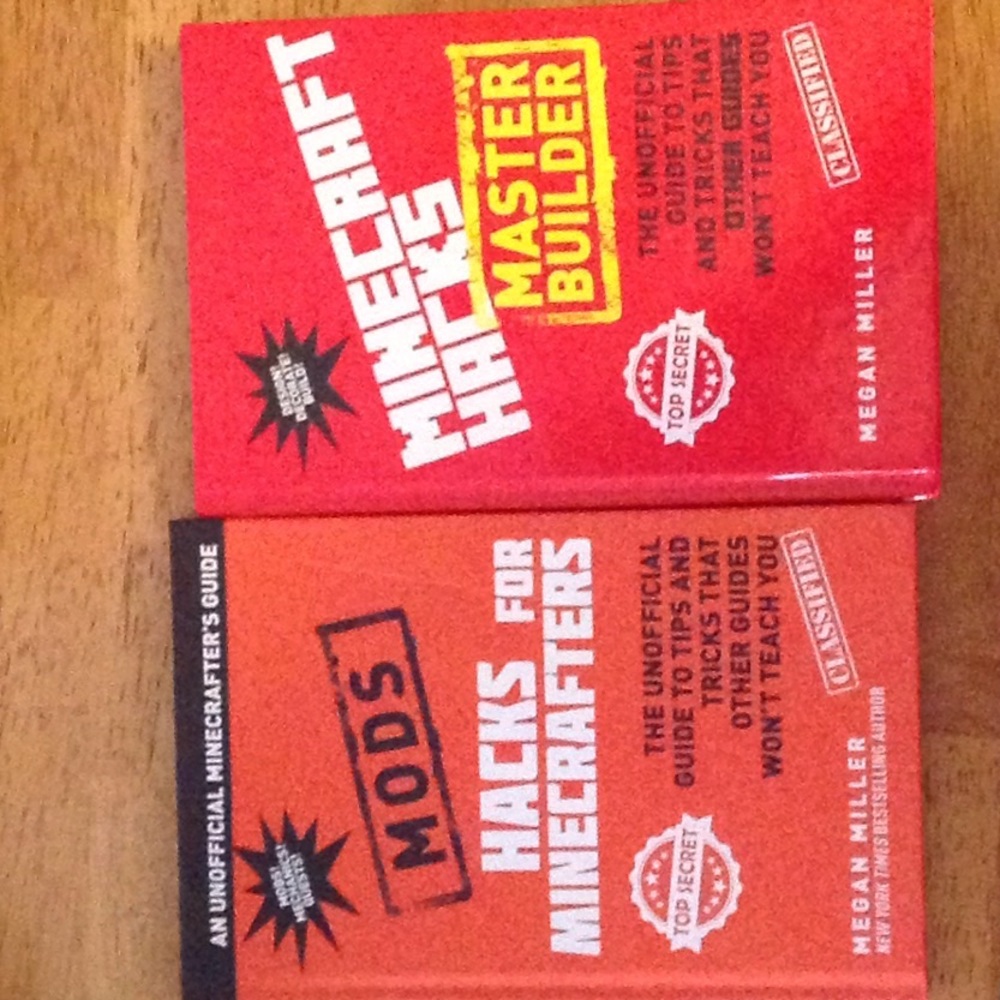 🎁🎁2 Minecraft Hackers books - unofficial 🎄NWT
